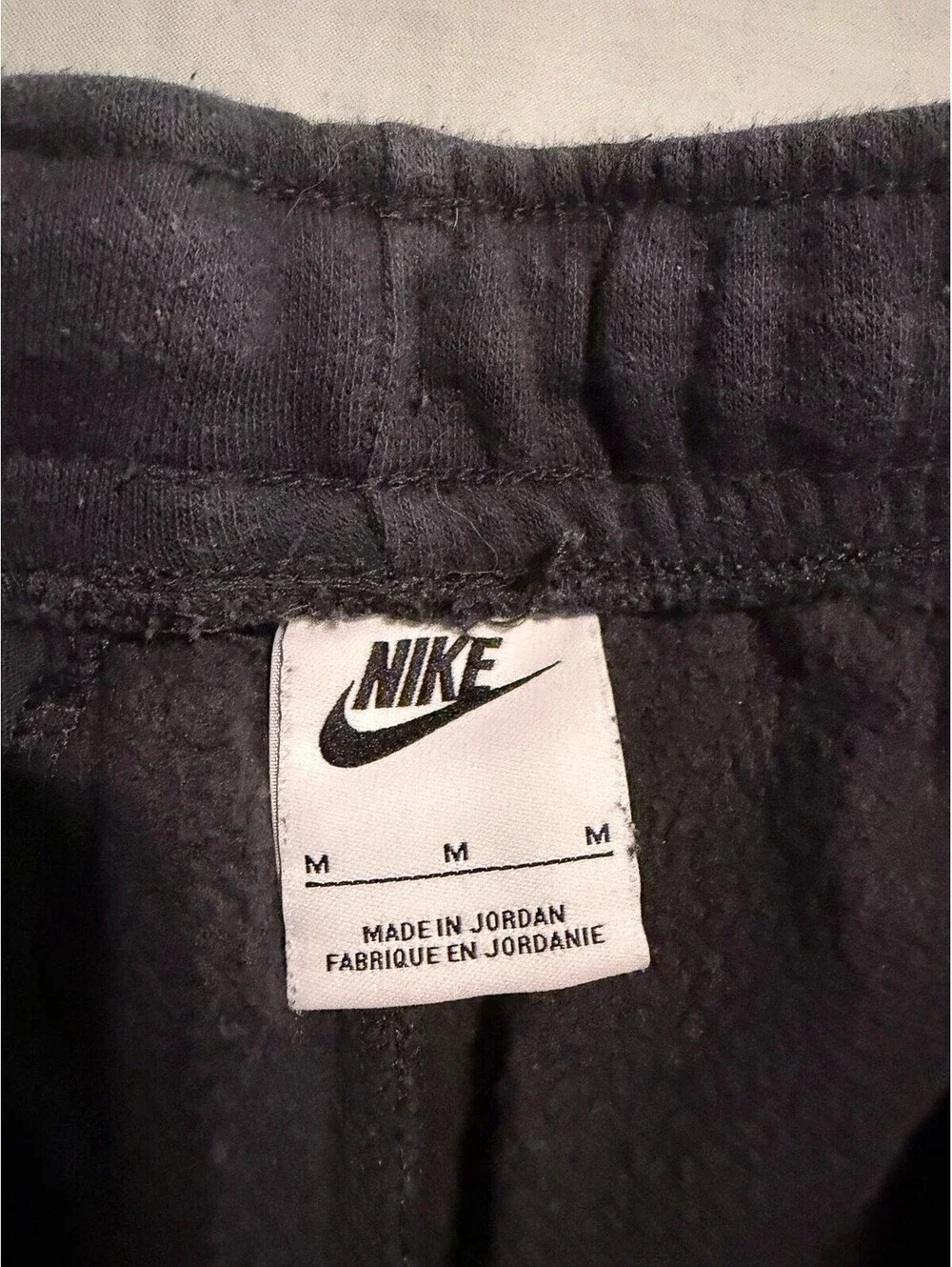 Nike Men’s Cuffed Sweatpants Standard Fit Taper Leg Regular Length  Black Med